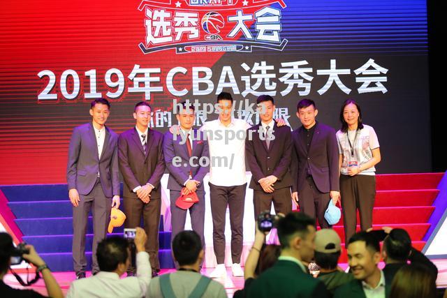 CBA选秀大会成绩揭晓，一位中国球员荣膺状元_